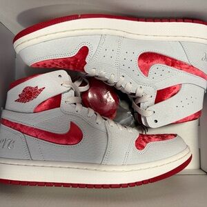 Nike Women's Sneakers Red and White